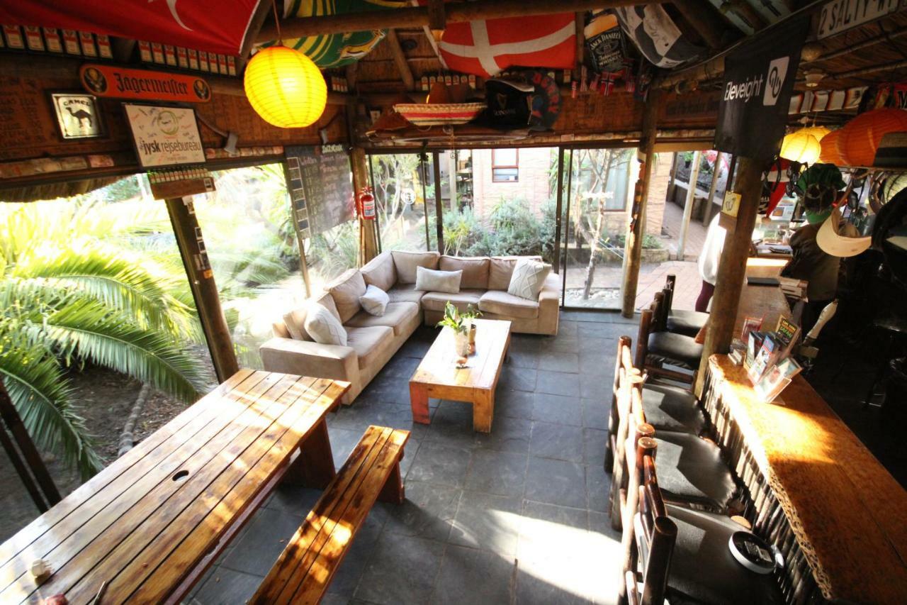 Saltycrax Backpackers And Surf Hostel By Curiocity Bloubergstrand Exterior photo